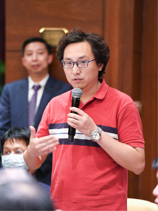 深圳市新兴战略产业博士专家联谊会代表徐桦博士发言同时,在本次峰会