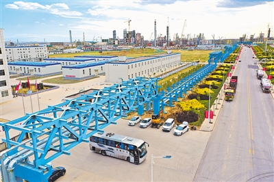 <p>    宁东基地公共管廊项目建设。                    本报记者 李涛 摄</p>