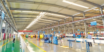 <p>    宝胜（宁夏）线缆科技有限公司高端电线电缆生产车间。该项目全部建成后，将成为西北地区规模最大的高端特种铝芯、铝合金及铜芯线缆生产基地。</p><p>    本报记者 马楠 摄</p>