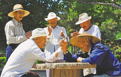 <p> 幸福生活,怡然自乐。</p>