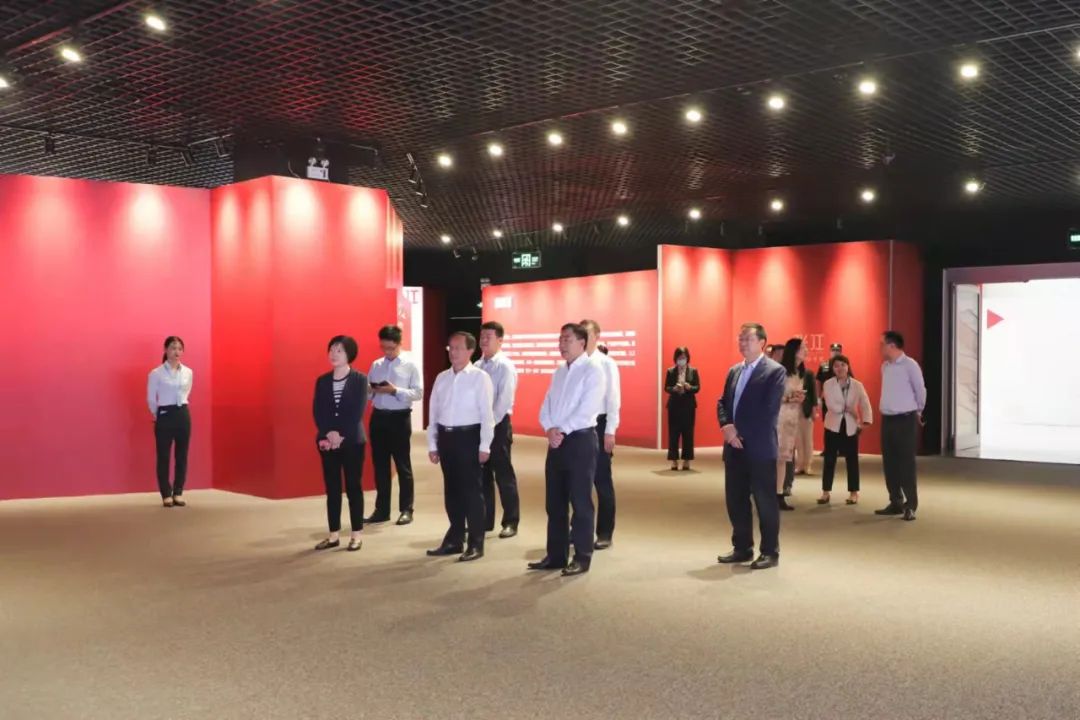 杨建忠率队赴上海浦东新区学习考察