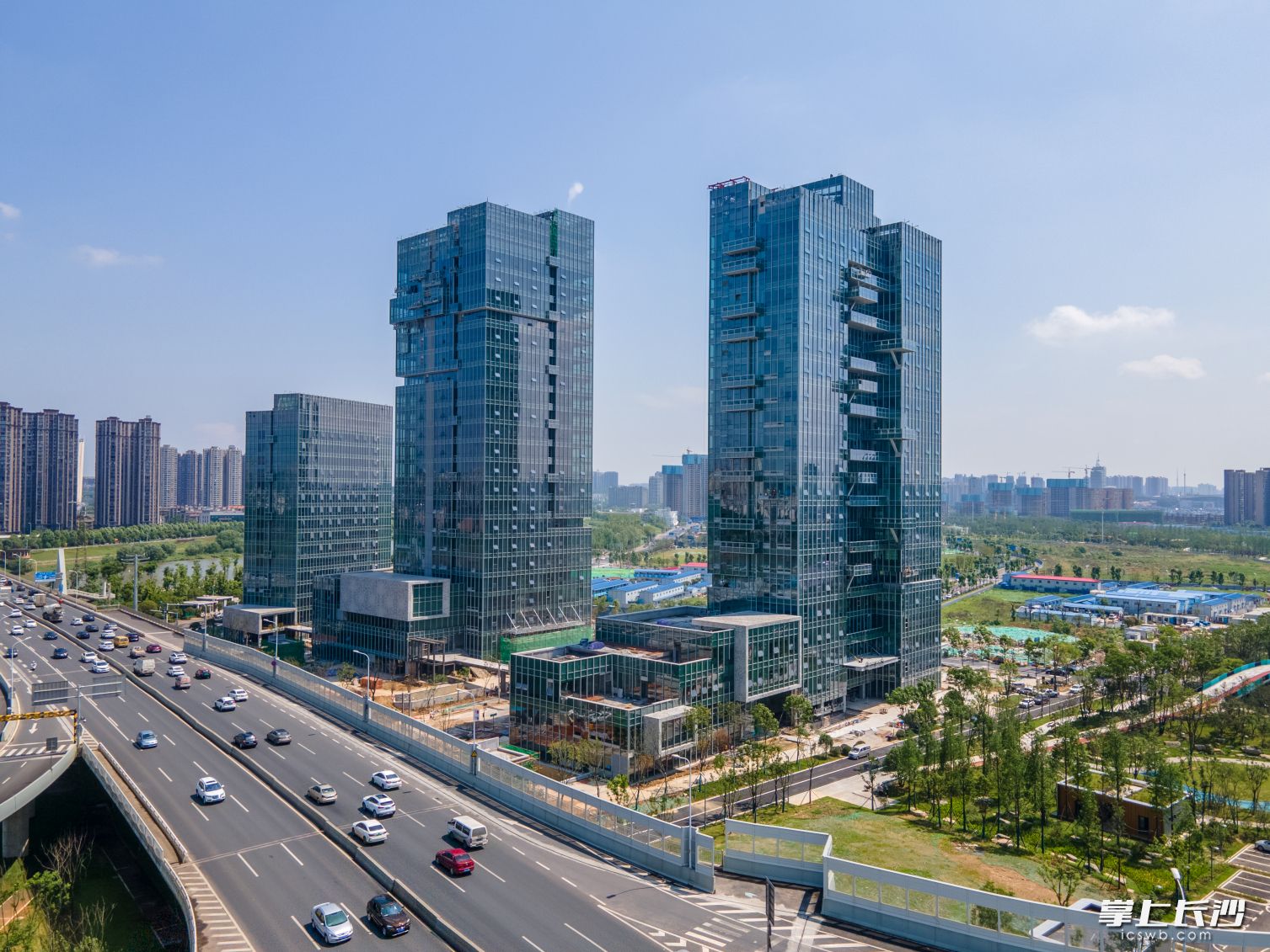 集中竣工项目之一的湖南创意设计总部大厦。 