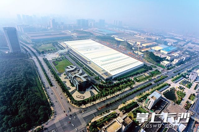 高新区企业中联重科股份有限公司，名列国家工业设计中心榜单。