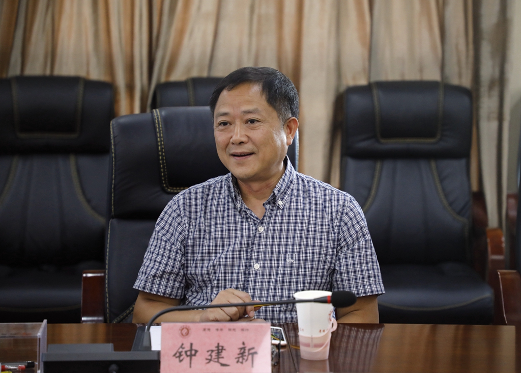 陈仙辉院士钟建新教授来指衡阳师范学院指导工作