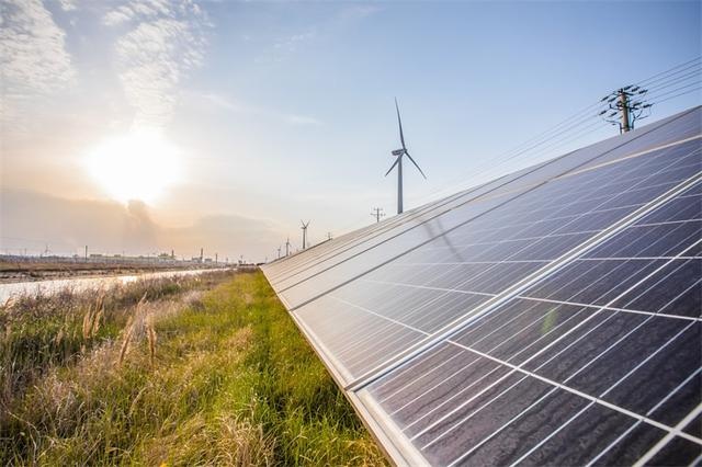 再创世界纪录！下一代太阳能电池效率接近30%