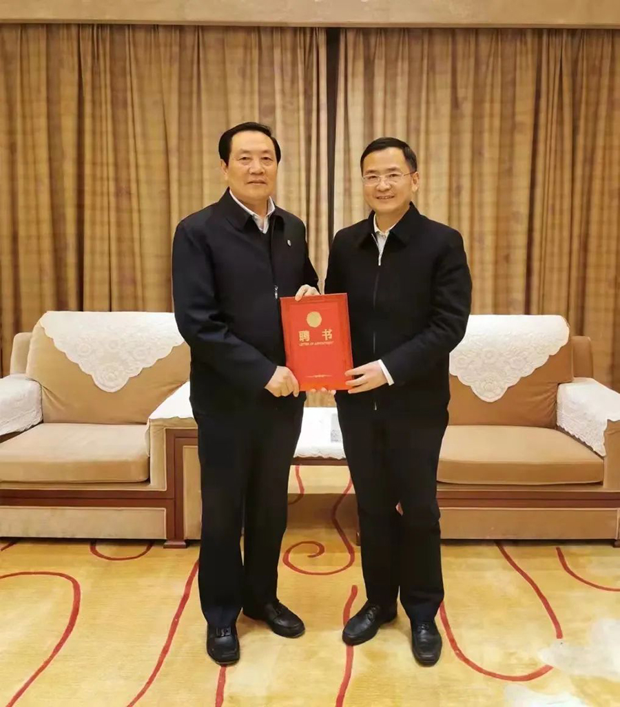 11月24日,在贡培兴顾问的陪同下,权顺基会长带队分别赴高新区,滨湖区