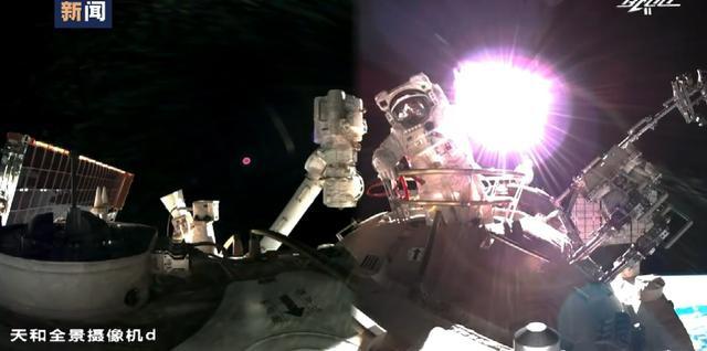 神舟十三号航天员圆满完成第二次出舱任务