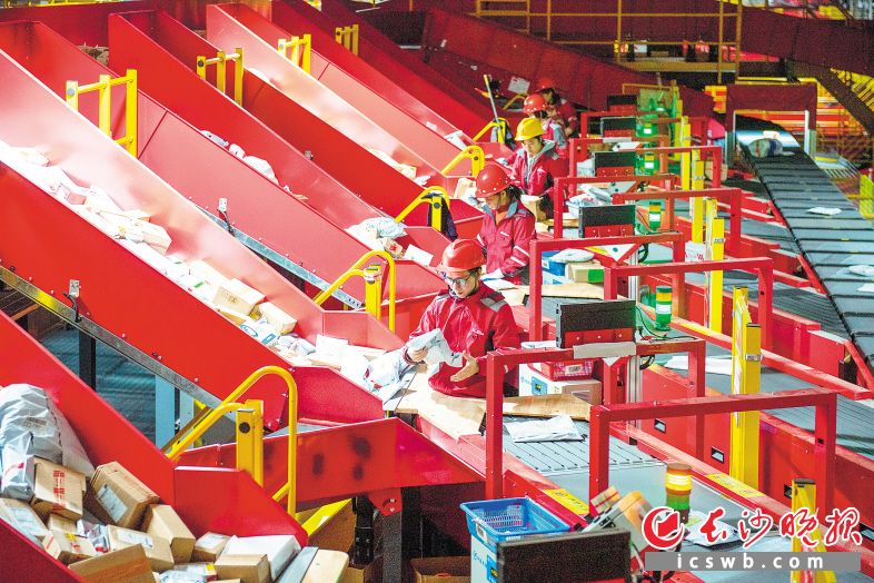 　　京东望城物流园2021年产值突破百亿元大关。