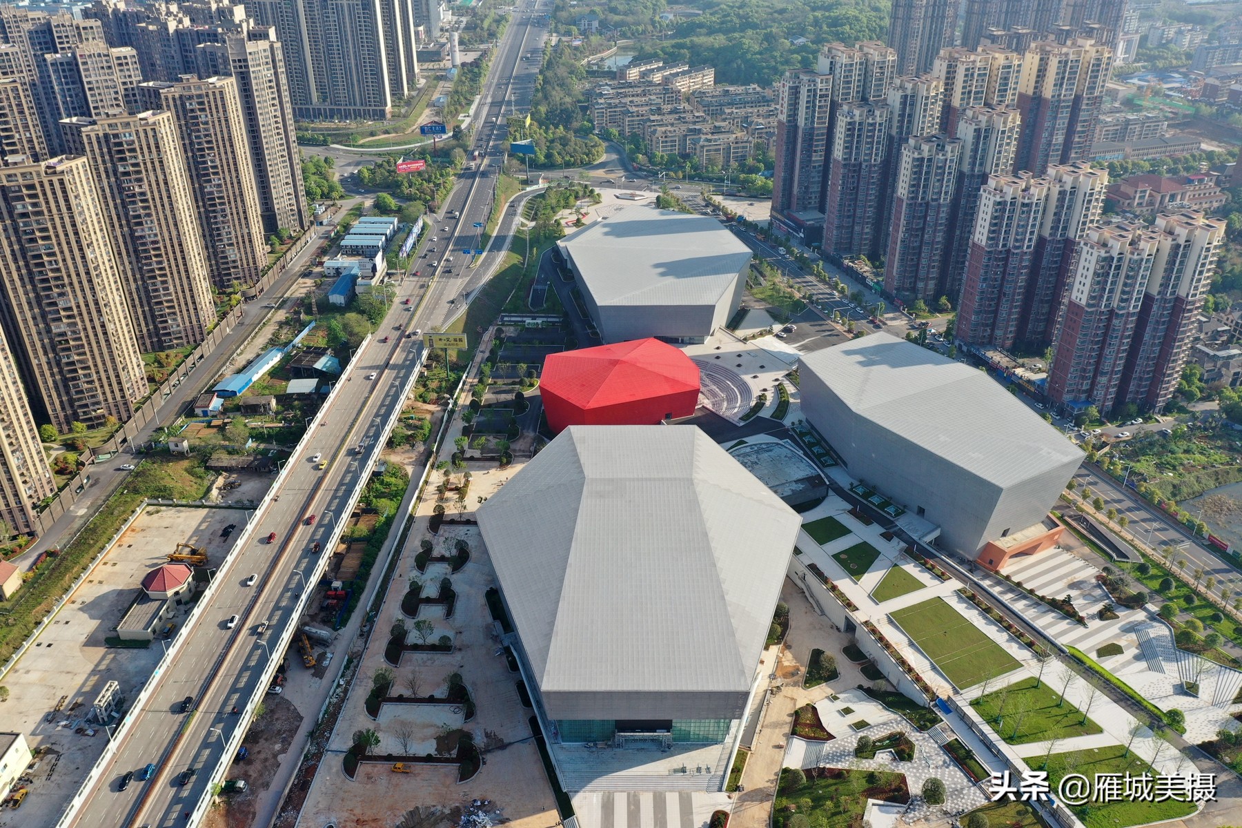 最新航拍：即将竣工的衡阳市影剧艺术与青少年活动中心，造型优美