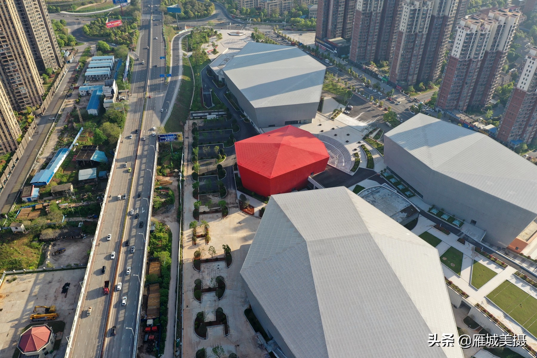 最新航拍：即将竣工的衡阳市影剧艺术与青少年活动中心，造型优美