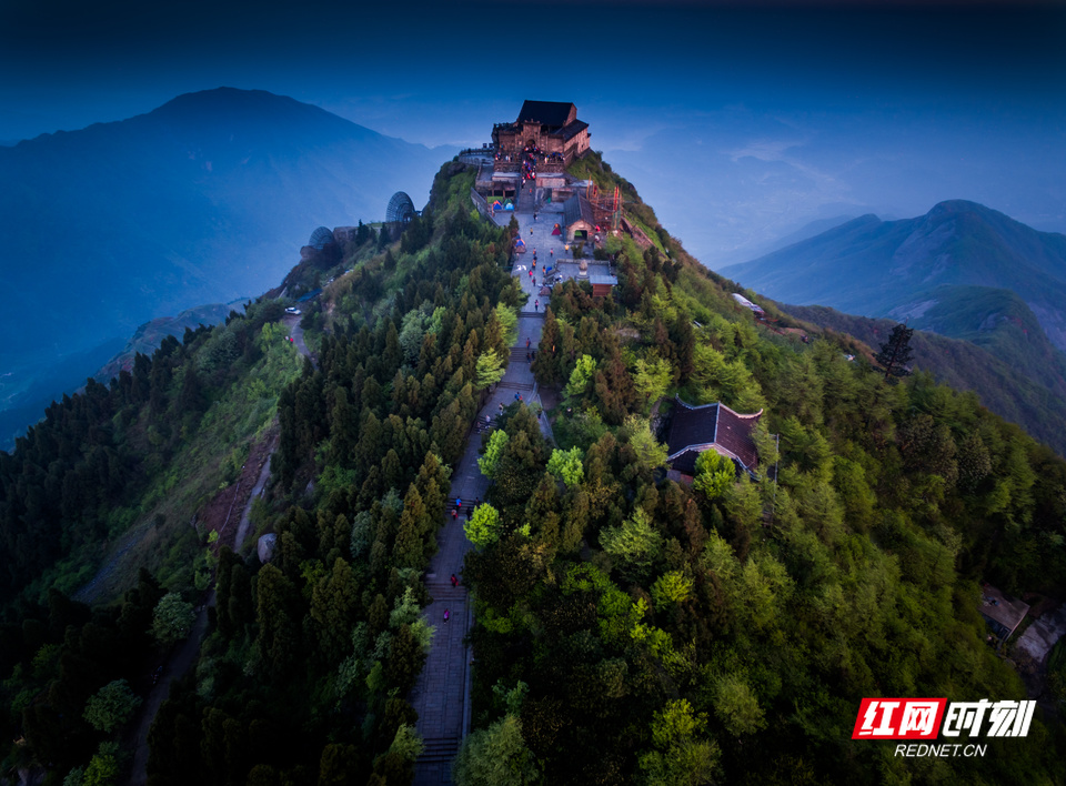 秦国文：雁到衡阳不南飞，客到南岳不思归