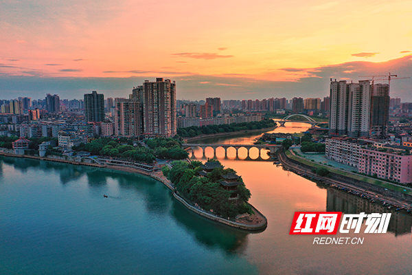 秦国文：雁到衡阳不南飞，客到南岳不思归