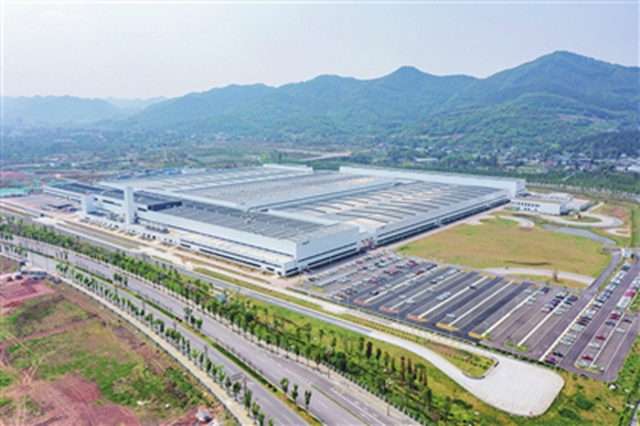 即将投用的赛力斯凤凰智慧工厂。 沙坪坝区工投公司供图