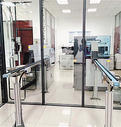 <p>　　企业实现了样品接收、制作、分析等室内操作无人化。</p>