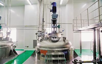 <p>　　盐酸二甲双胍车间洁净区反应釜。</p>