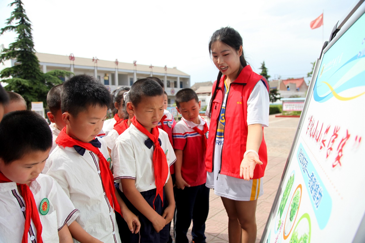 78.西北农林科技大学科技大篷车进校园 点亮孩子们的科技梦9.png