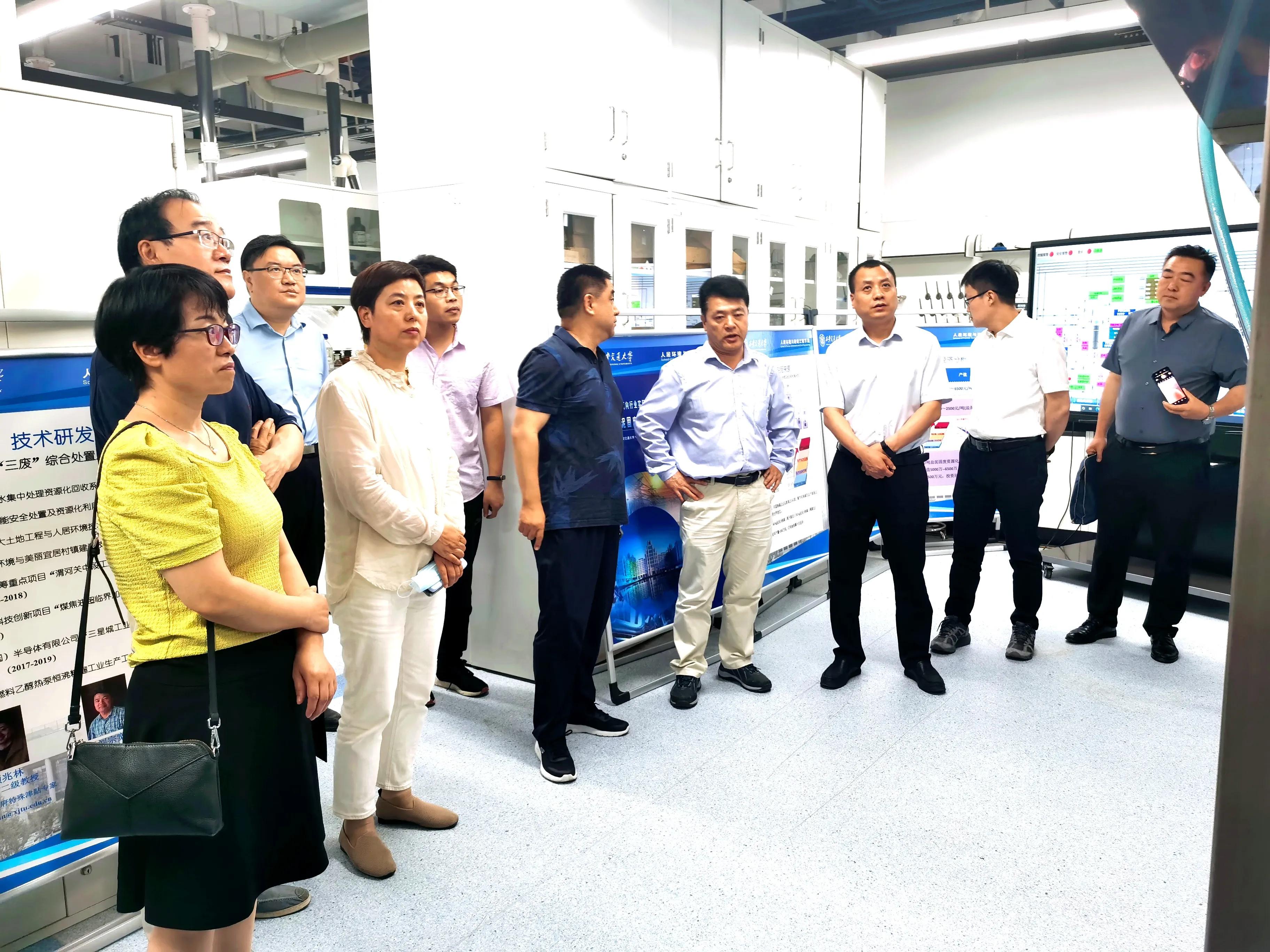 牵线搭桥促交流 助企纾困送服务