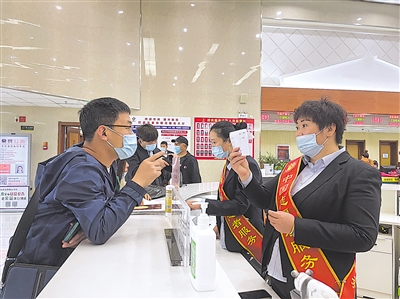 <p>　　银川审批制度改革让市民办事更方便。</p>