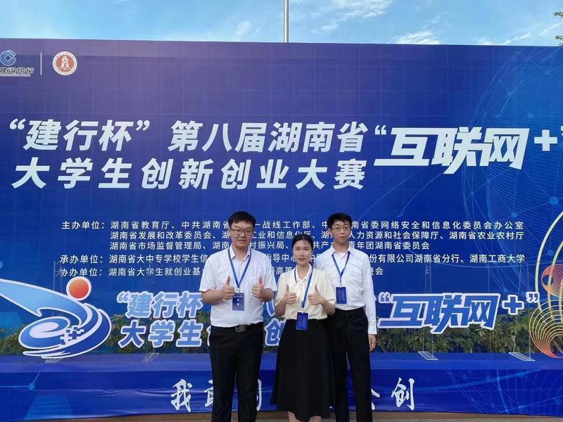 677F68FDB911B4D6233A30D4DDB1A7AC