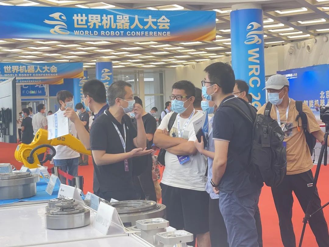 机器人产业发展迅速，近20家媒体齐聚北京经开区.jpg